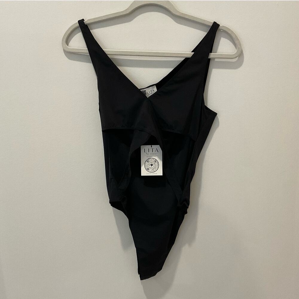 NWT LITA‎ BY CIARA SLEEVELESS BLACK BODYSUIT